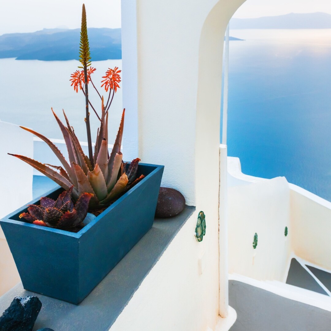 Santorini — Volcanic Beauty That Shaped Santorini